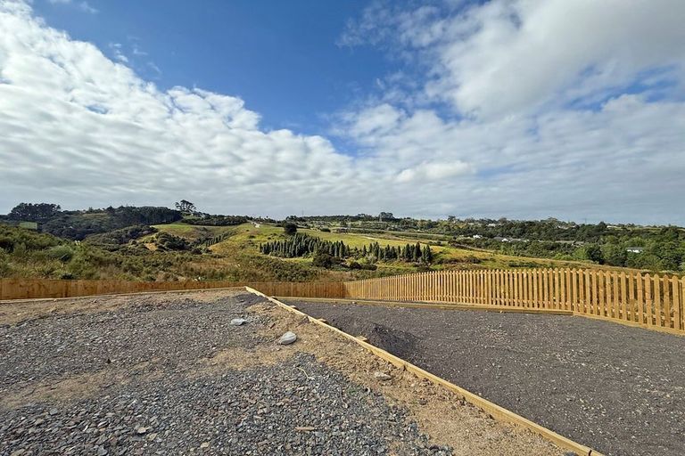 Photo of property in 30 Ridgehill Rise, Flat Bush, 2019