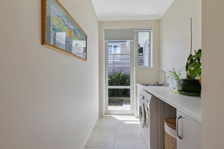 Photo of property in 5 Laly Haddon Place, Matakana, Warkworth, 0985