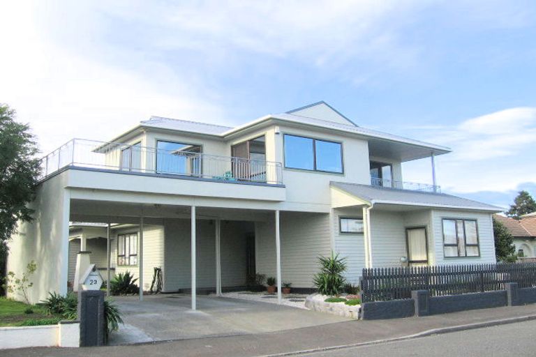 Photo of property in 23 Selwyn Road, Hospital Hill, Napier, 4110