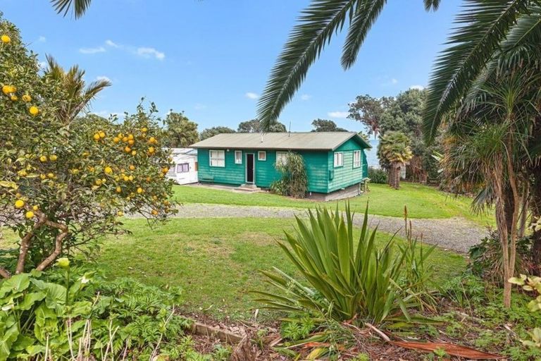 Photo of property in 10 Para-rauaruhe Crescent, Te Kaha, 3199