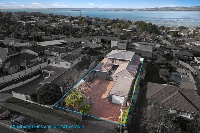 Photo of property in 32 Churchill Road, Cockle Bay, Auckland, 2014