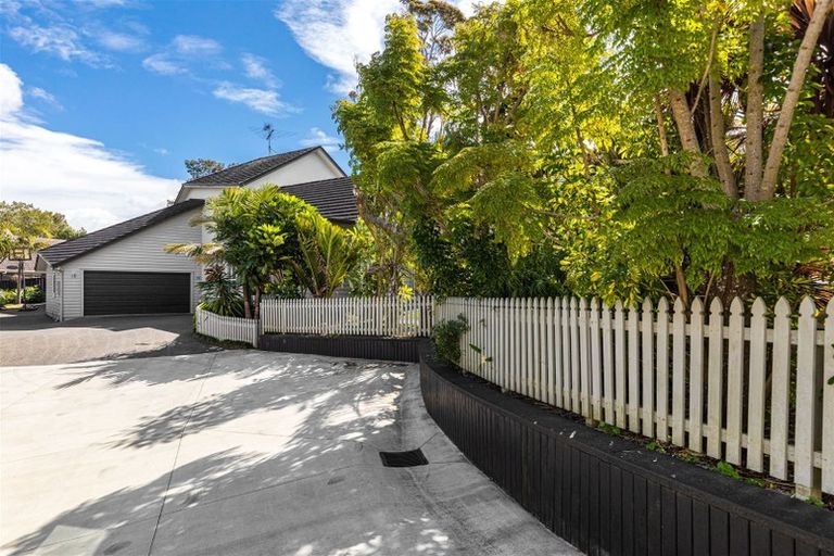 Photo of property in 30c Marine Parade, Mellons Bay, Auckland, 2014