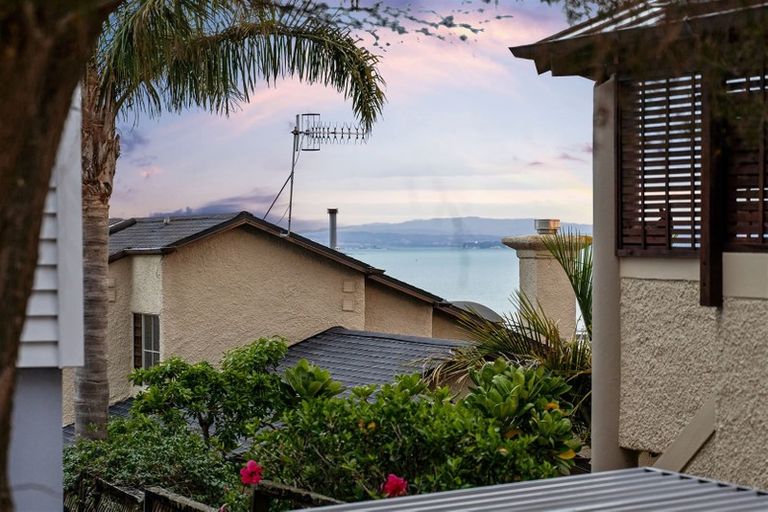 Photo of property in 3/25 Heathcote Road, Castor Bay, Auckland, 0620