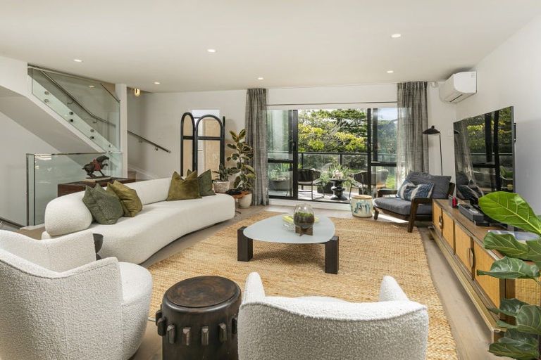 Photo of property in 19c Hastings Road, Mairangi Bay, Auckland, 0630