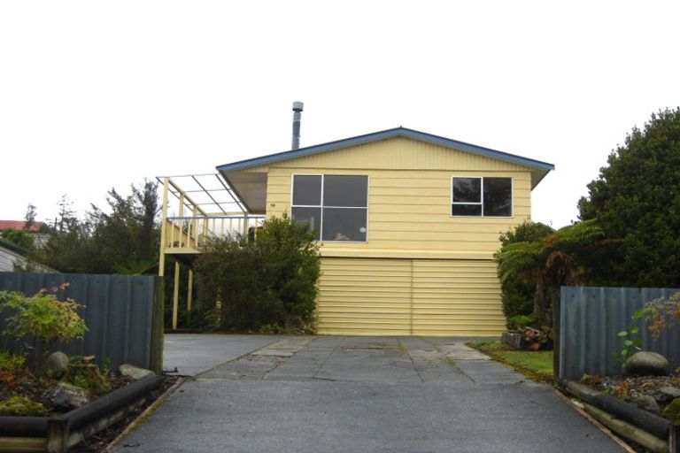 Photo of property in 18 Ahau Street, Moana, 7872