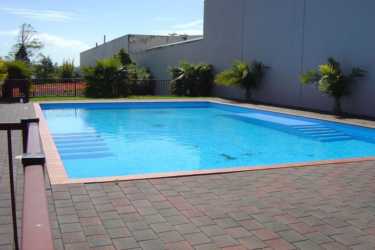 Photo of property in 14d/30 Westward Ho, Glen Eden, Auckland, 0602