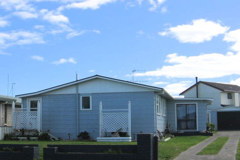 Photo of property in 49 Thomas Place, Foxton Beach, Foxton, 4815
