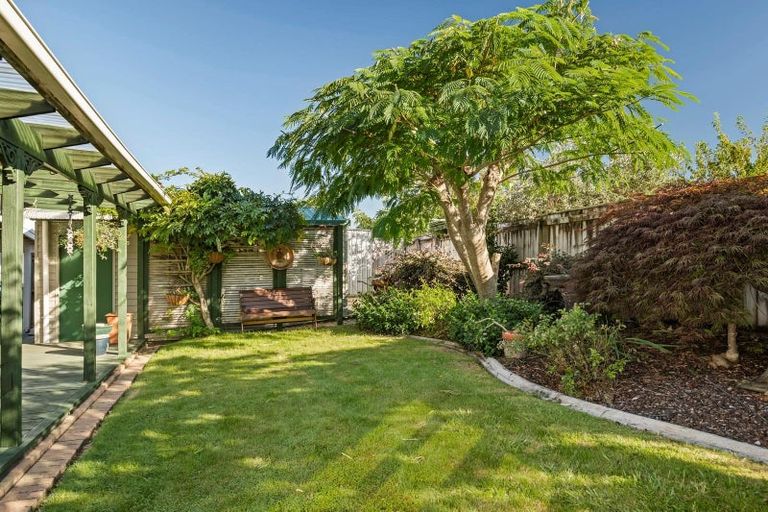 Photo of property in 6 Campbell Place, Pukehangi, Rotorua, 3015