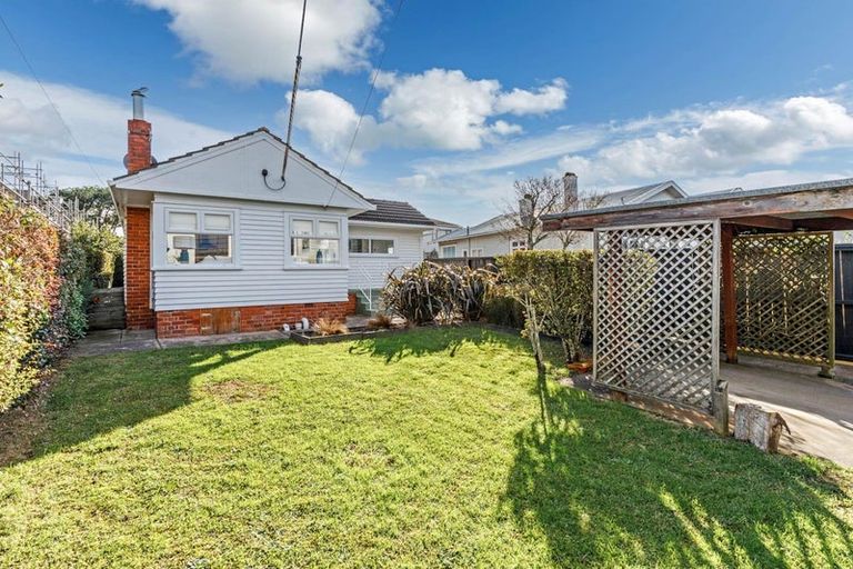 Photo of property in 1/30 Ngataringa Road, Devonport, Auckland, 0624