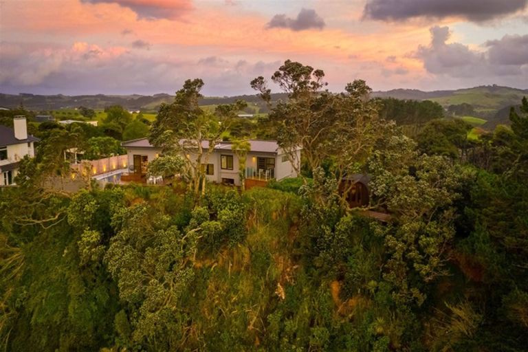 Photo of property in 107 Oaia Road, Muriwai, Waimauku, 0881