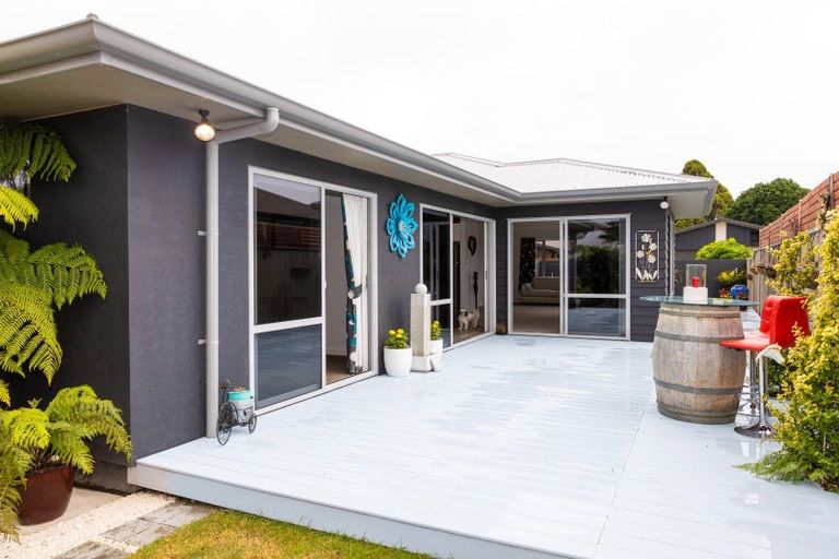 Photo of property in 4 Gregory Grove, Clive, 4102