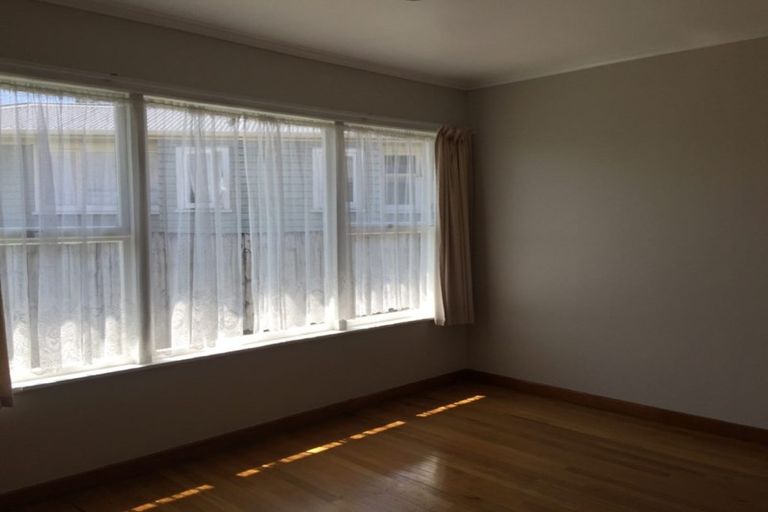 Photo of property in 189 Birkdale Road, Birkdale, Auckland, 0626