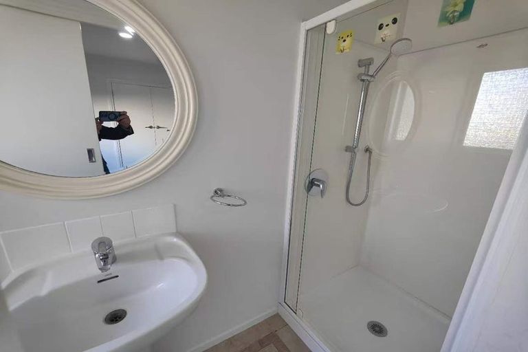 Photo of property in 24 Tyrian Close, Half Moon Bay, Auckland, 2012