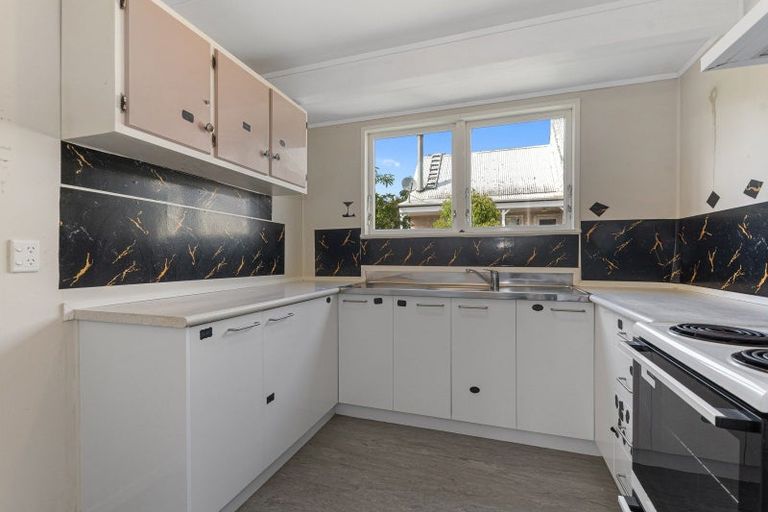 Photo of property in 17 Hodgson Street, Onerahi, Whangarei, 0110