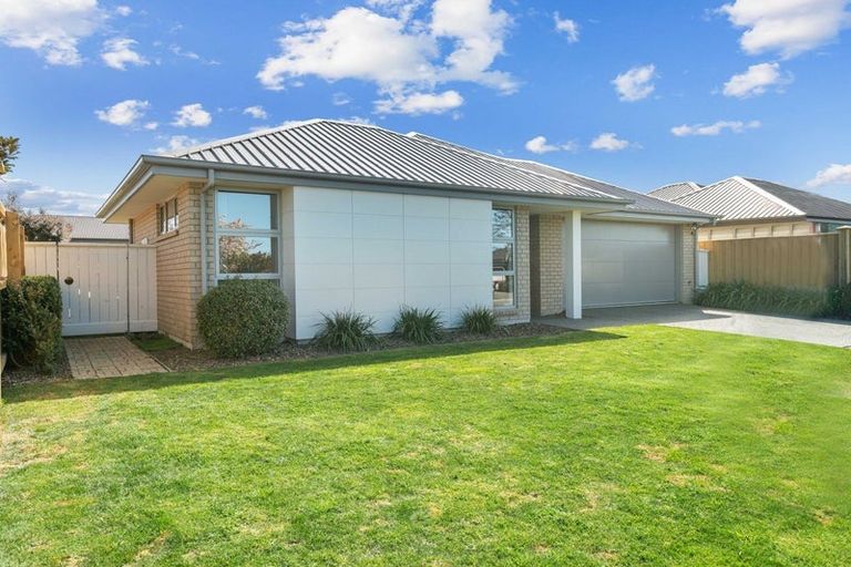 Photo of property in 6 Fernham Way, Rolleston, 7615