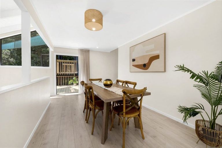 Photo of property in 24a Bert Wilson Place, Cockle Bay, Auckland, 2014