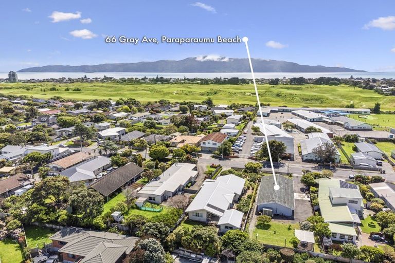 Photo of property in 66 Gray Avenue, Paraparaumu Beach, Paraparaumu, 5032