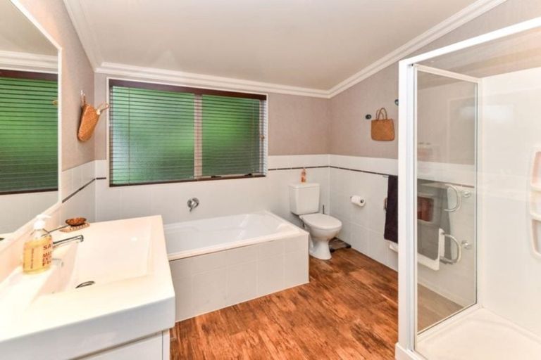 Photo of property in 20 Glenross Drive, Wattle Downs, Auckland, 2103