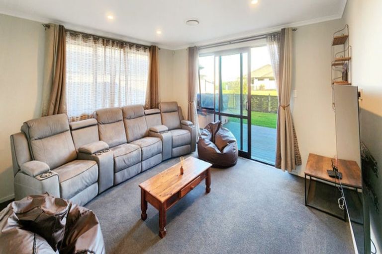 Photo of property in 93 Te Kio Crescent, Papamoa Beach, Papamoa, 3118