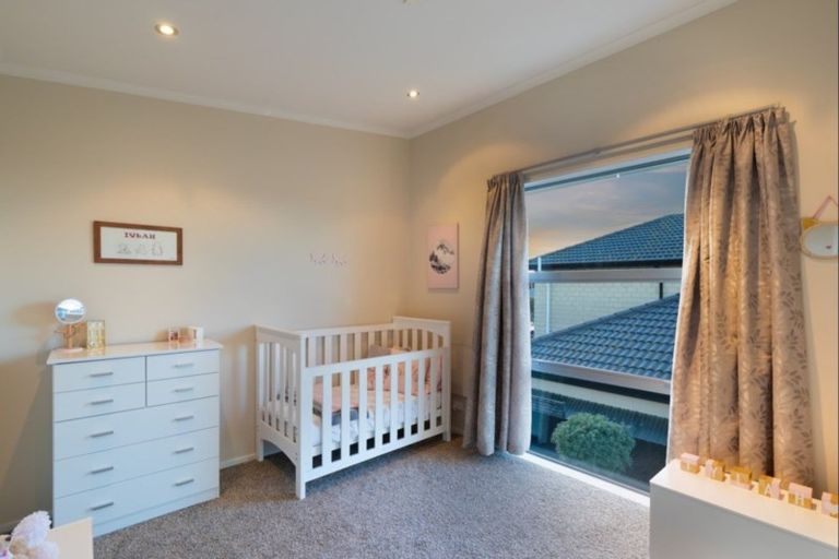 Photo of property in 23 Woodhaven Place, Parklands, Christchurch, 8083