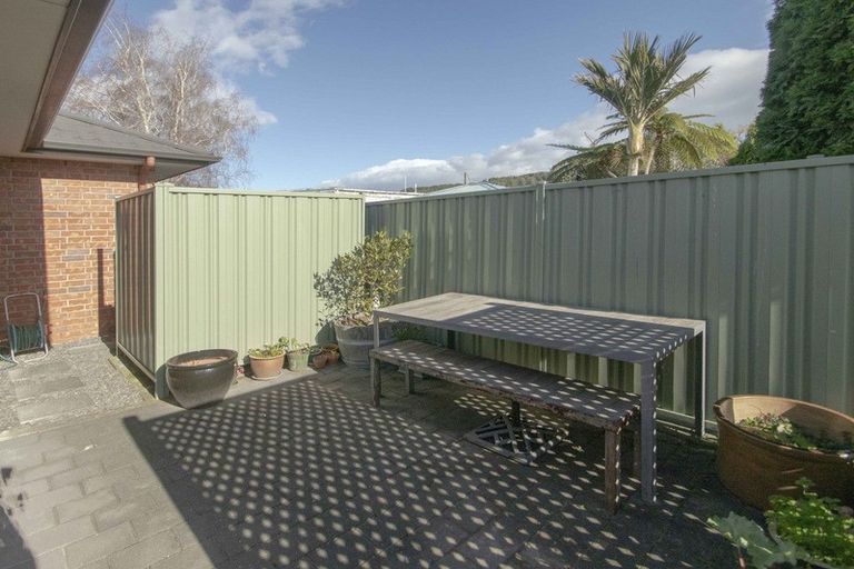 Photo of property in 7 Thode Place, Greenmeadows, Napier, 4112