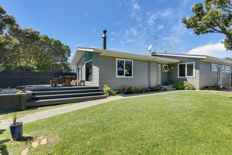 Photo of property in 32 Sea Vista Drive, Pukerua Bay, 5026