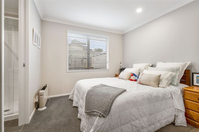 Photo of property in 38 Gilbransen Road, Kumeu, 0810