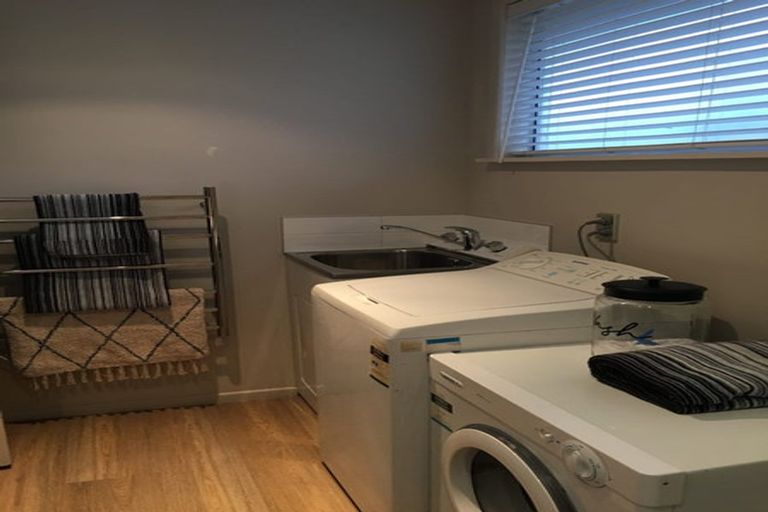 Photo of property in 2/220 Worcester Street, Christchurch Central, Christchurch, 8011