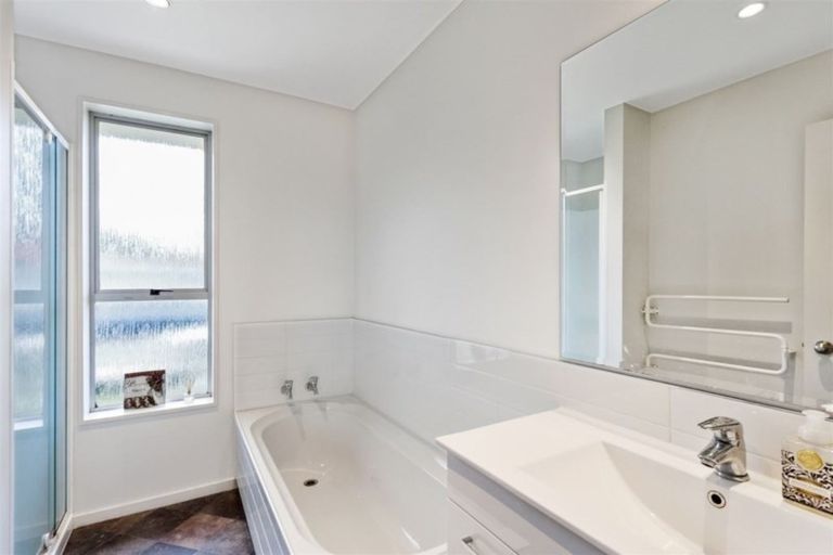 Photo of property in 114 Hay Street, Bromley, Christchurch, 8062