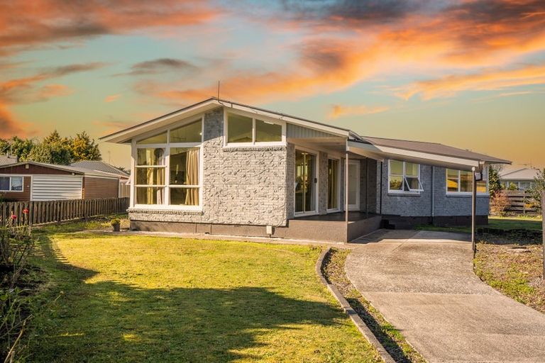 Photo of property in 10 Bremridge Place, Melville, Hamilton, 3206