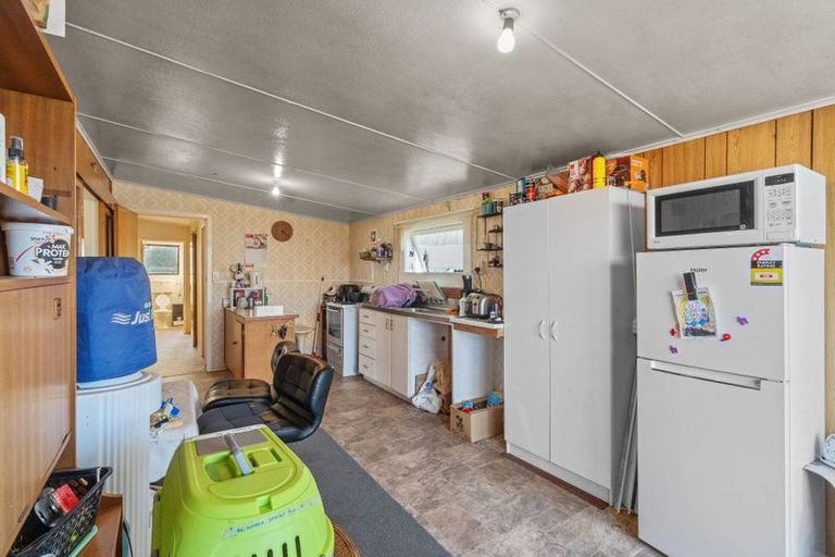 Photo of property in 9 Hennessy Street West, Foxton Beach, Foxton, 4815