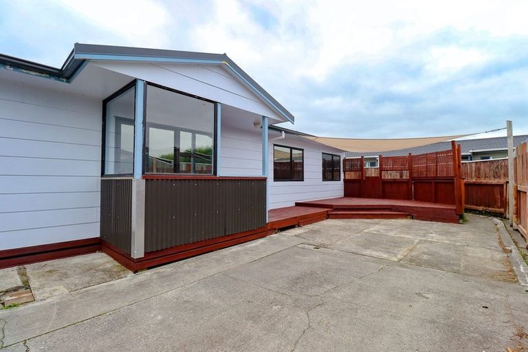 Photo of property in 16 Coromandel Court, Roslyn, Palmerston North, 4414