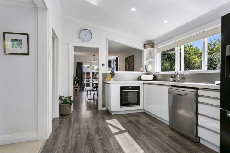 Photo of property in 92 Williams Street, Cambridge, 3434