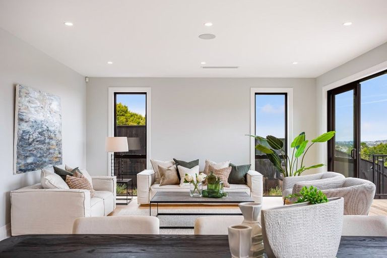 Photo of property in 40 Paparahi Place, Wainui, 0992