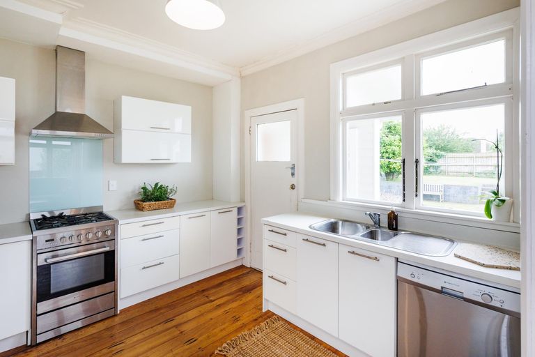 Photo of property in 76 Havill Street, Takaro, Palmerston North, 4410