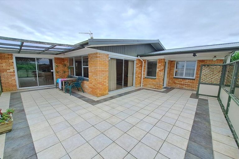 Photo of property in 17a Manu Crescent, Upper Vogeltown, New Plymouth, 4310