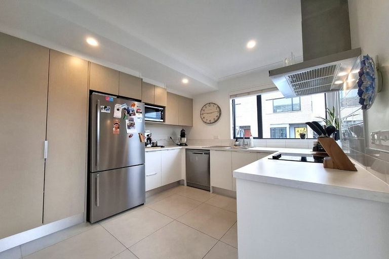 Photo of property in 10a Titoki Street, Te Atatu Peninsula, Auckland, 0610