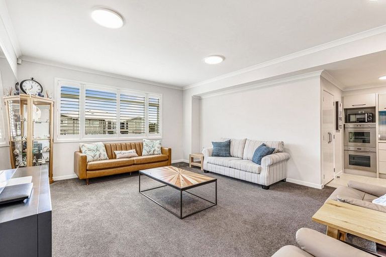 Photo of property in 74 Eaves Bush Parade, Orewa, 0931