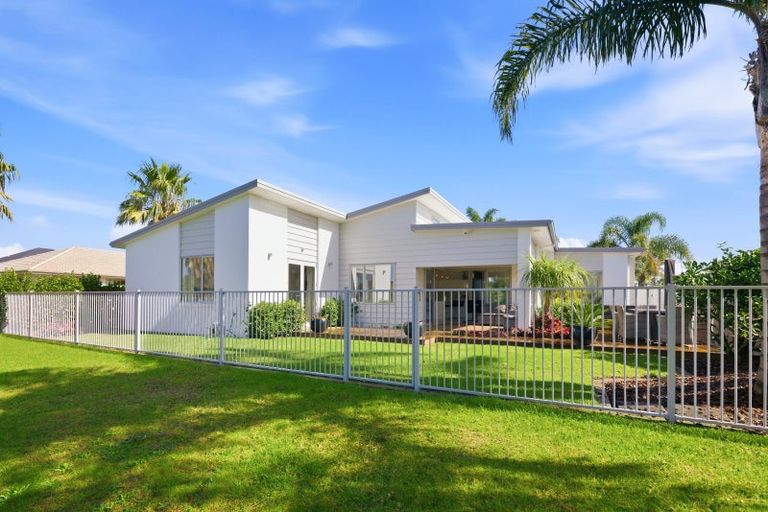 Photo of property in 42 Cassinia Close, Papamoa Beach, Papamoa, 3118