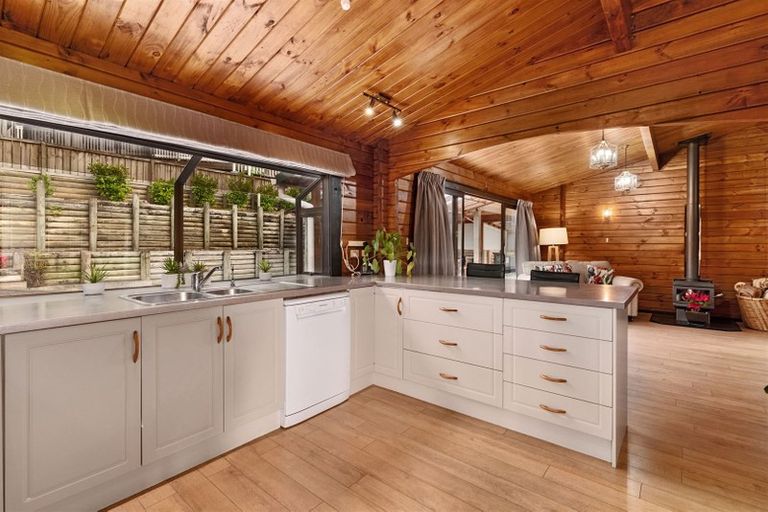 Photo of property in 34 Archers Road, Glenfield, Auckland, 0629