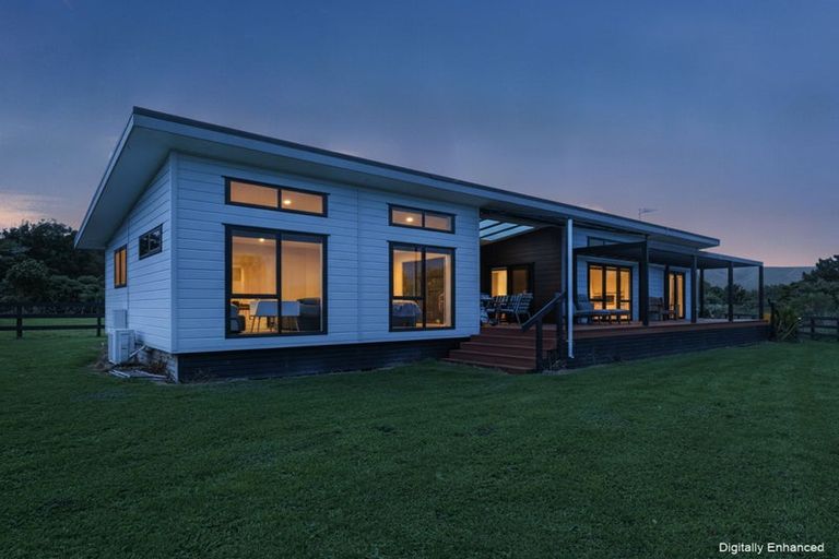 Photo of property in 346 Rahui Road, Otaki, 5583