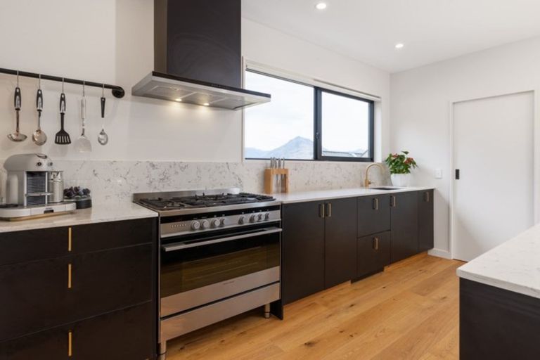 Photo of property in 21 Falconer Rise, Jacks Point, Queenstown, 9371