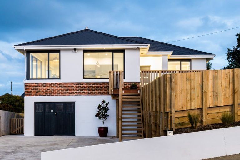 Photo of property in 11 Middleton Road, Kew, Dunedin, 9012