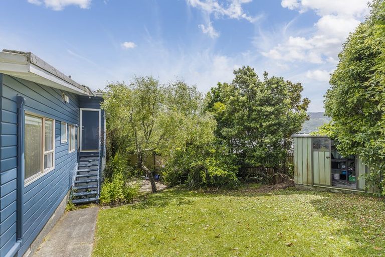 Photo of property in 12 Florio Terrace, Tawa, Wellington, 5028