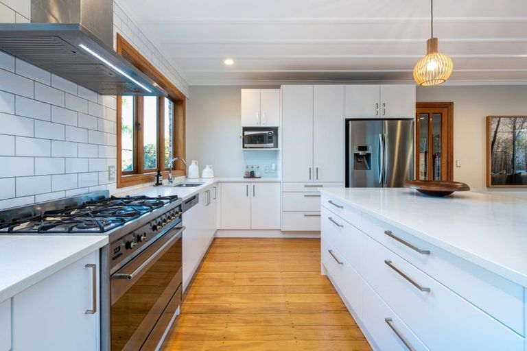 Photo of property in 2/22 View Road, Campbells Bay, Auckland, 0630