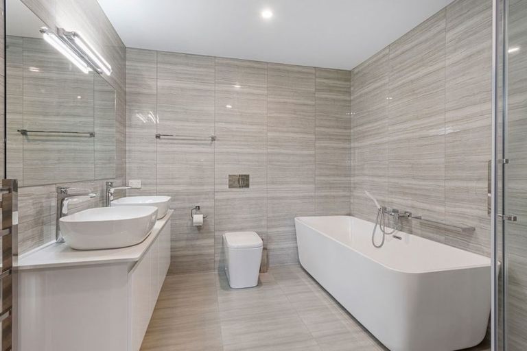 Photo of property in 32a Hewitts Road, Merivale, Christchurch, 8014