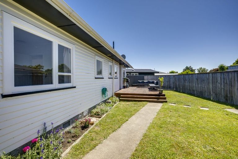 Photo of property in 11 Magdalen Crescent, Pirimai, Napier, 4112