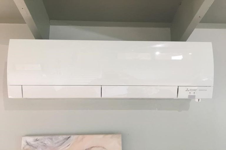 Photo of property in 1/42 Pokapu Street, Titirangi, Auckland, 0600