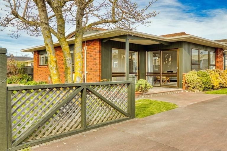 Photo of property in 12 Avenue Road, Greenmeadows, Napier, 4112