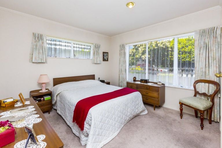 Photo of property in 1/4 Comeskey Grove, Elderslea, Upper Hutt, 5018